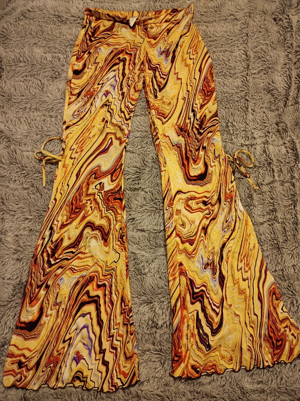 Marble-Print Yellow Flare Leggings with Side Ties